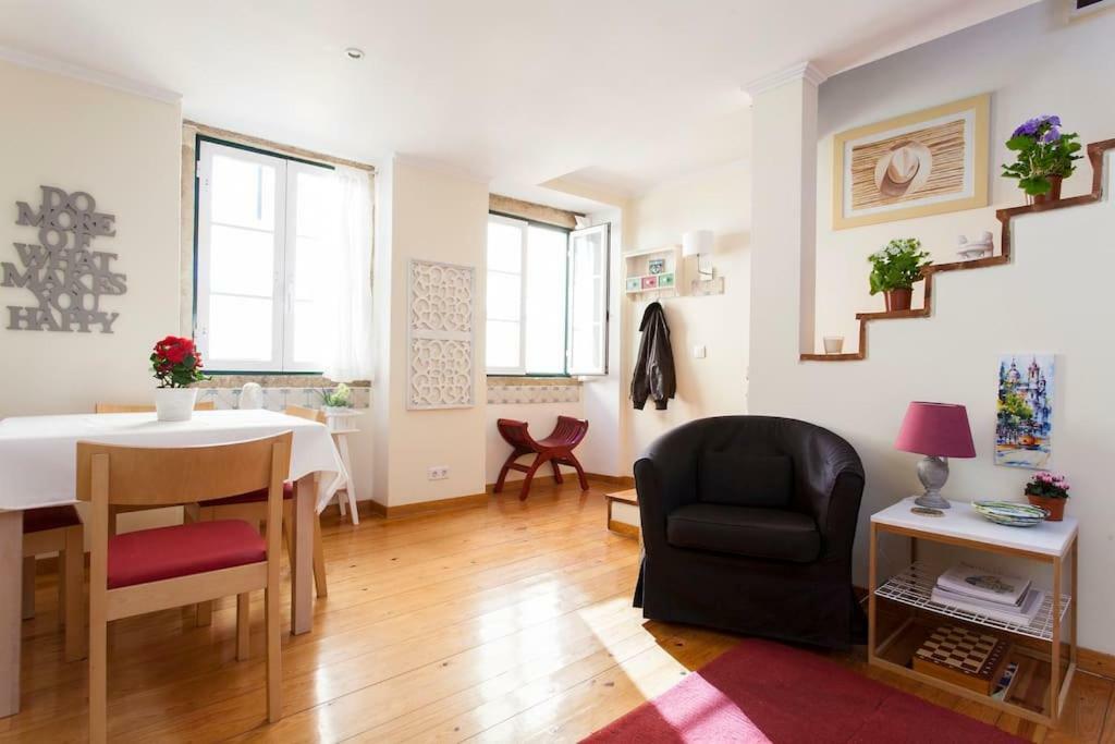 My Fair Lisbon - Santos Duplex Apartment ภายนอก รูปภาพ